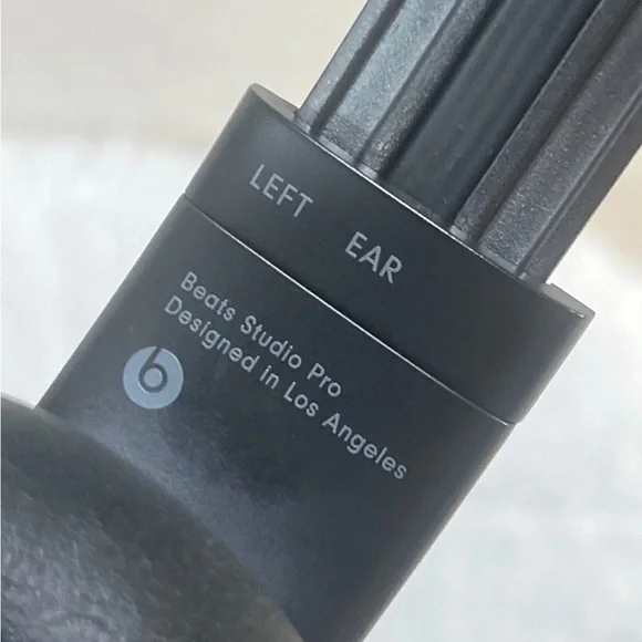 Beats by Dr. Dre Beats Studio Pro Wireless Noise Cancelling Black - Picture 2 of 7